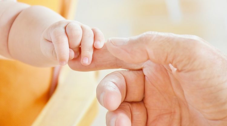 Kind mit Neurodermitis und Nesselsucht - digitale Helferin
